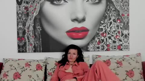 Snapshot of illegalbeauty87 chatting on April 2026 05:54:02 AM Ingrid or more easier...Miss GoDDess Mistress online show from April 2026 05:54:02 AM