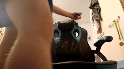 Snapshot of ilovefemalefeet2000 chatting on January 2025 08:34:02 PM max online show from January 2025 08:34:02 PM