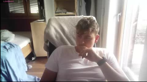 iloveyoutoo2000 online show from October 2025 11:41:02 AM