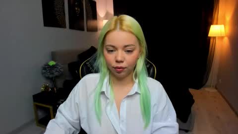 Roxy online show from March 2026 07:31:01 PM