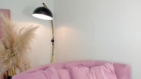 Aleja  online show from October 2025 01:17:02 AM