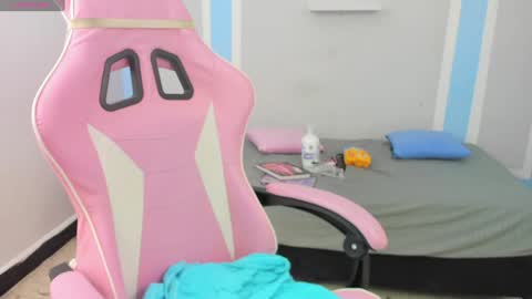 Snapshot of im_angels7 chatting on January 2025 04:33:02 AM Angela online show from January 2025 04:33:02 AM