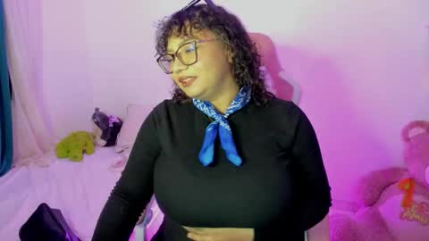 Snapshot of im_angels7 chatting on October 2025 04:02:01 AM Angela online show from October 2025 04:02:01 AM