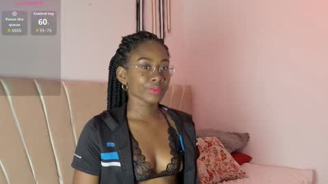 Snapshot of im_ariana chatting on October 2025 12:12:02 PM Ariana online show from October 2025 12:12:02 PM