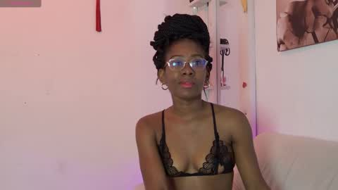 Snapshot of im_ariana chatting on November 2025 12:17:01 PM Ariana online show from November 2025 12:17:01 PM