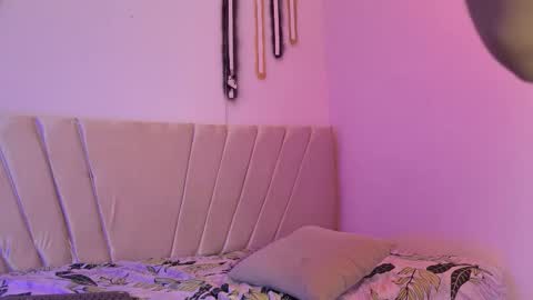 aurora online show from November 2025 07:46:02 PM