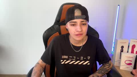 Laia online show from February 2025 08:53:02 PM