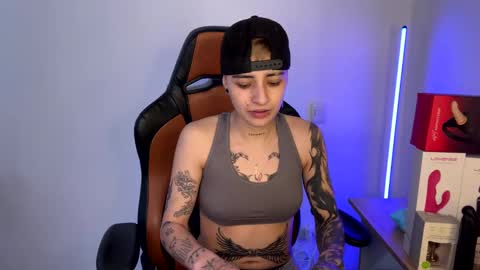 Laia online show from February 2025 10:14:01 PM