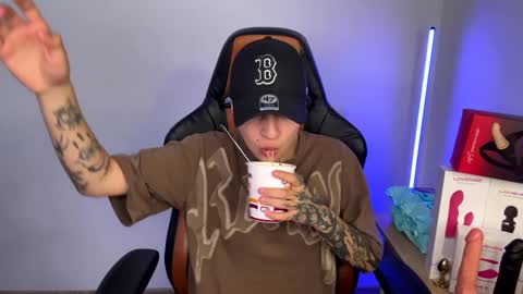 Laia online show from March 2025 08:48:01 PM