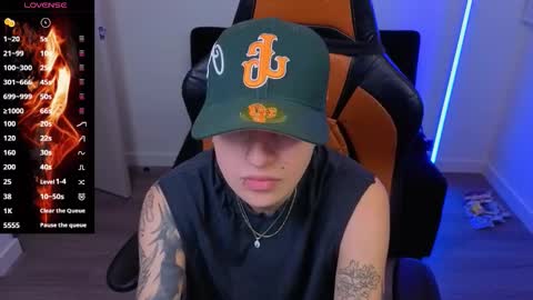 Laia online show from November 2025 12:43:02 AM