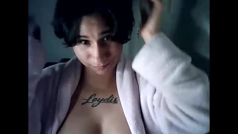 milan online show from November 2025 02:10:01 AM