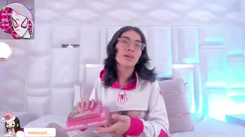 Snapshot of im_molly_angel chatting on December 2025 08:29:01 PM Moly online show from December 2025 08:29:01 PM