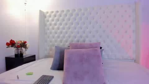 SOPHI online show from October 2025 03:59:01 AM