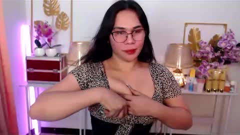 Snapshot of imdestined_foryou chatting on January 2025 07:11:01 PM Ashley online show from January 2025 07:11:01 PM