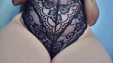 mia latina online show from February 2026 01:55:02 AM