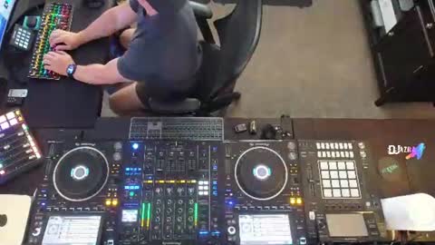Snapshot of imdjazra chatting on June 2026 01:28:02 AM DJ Azra online show from June 2026 01:28:02 AM