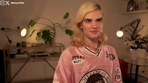 sasha hethey online show from October 2025 06:38:02 PM