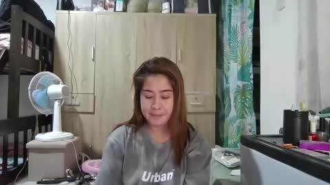 Snapshot of immaculate02 chatting on December 2024 03:44:01 AM Immaculate02 online show from December 2024 03:44:01 AM