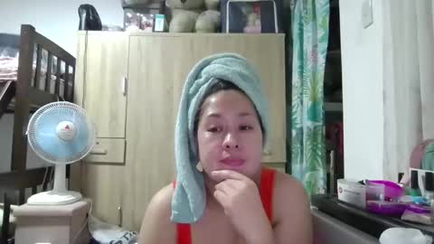 Snapshot of immaculate02 chatting on February 2025 06:43:01 AM Immaculate02 online show from February 2025 06:43:01 AM