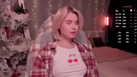 Mia online show from December 2025 10:01:01 AM