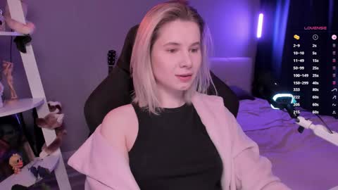 Mia online show from April 2026 09:59:01 AM