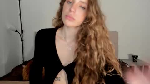 Snapshot of imogensy chatting on September 2025 05:12:02 PM my name Imo Fansly online show from September 2025 05:12:02 PM