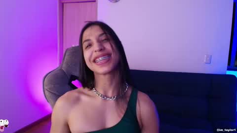 TAYLOR  online show from October 2025 11:50:04 PM