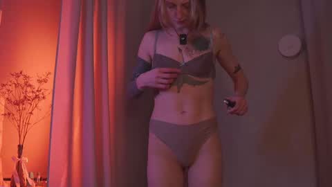 oksana  online show from November 2025 03:55:01 PM