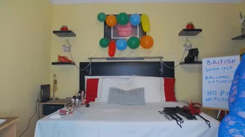 inannalove online show from February 2025 07:27:01 PM