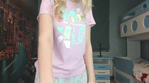 Masha online show from April 2026 07:55:01 PM