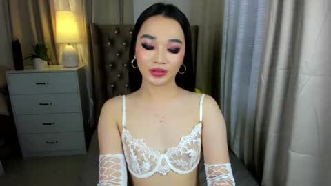 indestructabletrixie online show from December 2024 11:00:01 AM