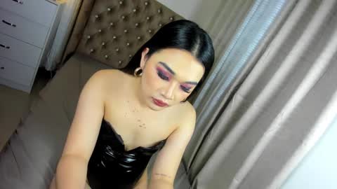 indestructabletrixie online show from December 2024 10:45:02 AM