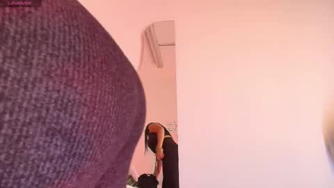 Indi Catalina online show from November 2025 12:51:01 PM