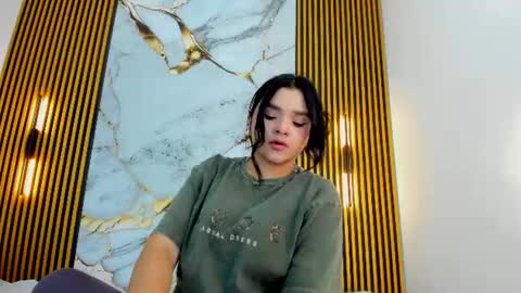 Snapshot of indi_catalina chatting on June 2026 02:45:02 AM Indi Catalina online show from June 2026 02:45:02 AM