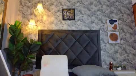 Snapshot of indi_rave chatting on November 2025 01:54:02 PM INDI online show from November 2025 01:54:02 PM