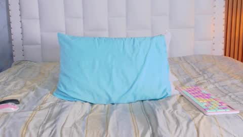 LITTLE AINHOA  online show from October 2025 07:32:01 PM