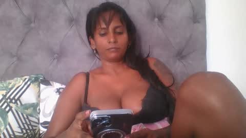 Snapshot of indianjasmin chatting on January 2025 01:00:02 PM priya online show from January 2025 01:00:02 PM