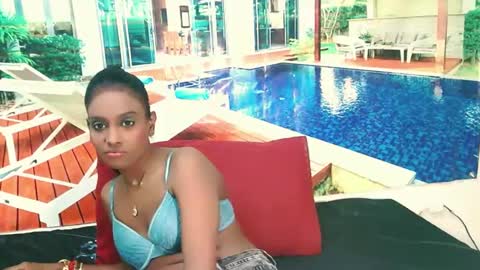 Leah online show from December 2024 04:42:01 AM