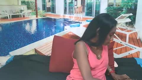 Leah online show from December 2024 04:43:02 AM