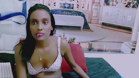 Leah online show from December 2024 12:27:02 PM