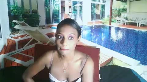 Leah online show from December 2024 05:48:01 PM