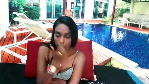 Leah online show from December 2024 06:21:01 PM