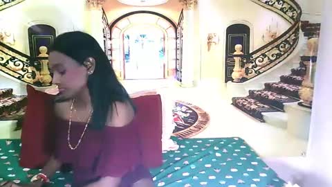 Leah online show from December 2024 07:03:02 PM