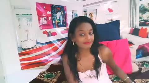 Leah online show from September 2025 07:35:01 PM