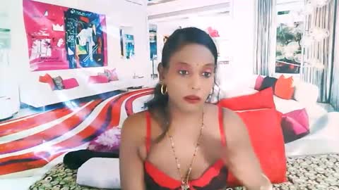 Leah online show from September 2025 06:19:01 PM