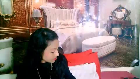 Leah online show from October 2025 05:05:01 AM