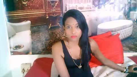 Leah online show from October 2025 07:02:01 PM