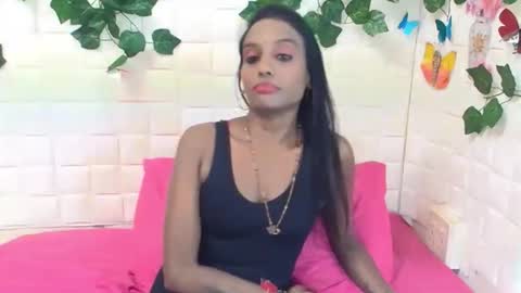 Leah online show from October 2025 07:32:01 PM