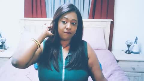 Snapshot of indianlust69 chatting on October 2025 08:55:02 PM Amy online show from October 2025 08:55:02 PM