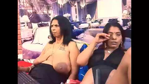 indiansexyass4u2luv online show from November 2025 09:22:01 AM